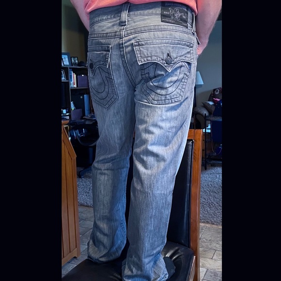🚫SOLD!👖NWOT |•TRUE RELIGION•| Grey 'Ricky' Straight Leg Flap Pocket Jeans 34 - Picture 8 of 16